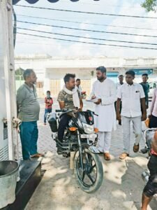 युवा कांग्रेस के पदाधिकारियों व कार्यकर्ताओं ने पेट्रोल व डीजल मूल्य वृद्धि को लेकर चलाया हस्ताक्षर अभियान 1 IMG 20210714 WA0013