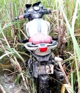 सुनसान खेत में खड़ी मिली बाइक पुलिस जुटी जांच में 1 IMG 20210722 WA0021